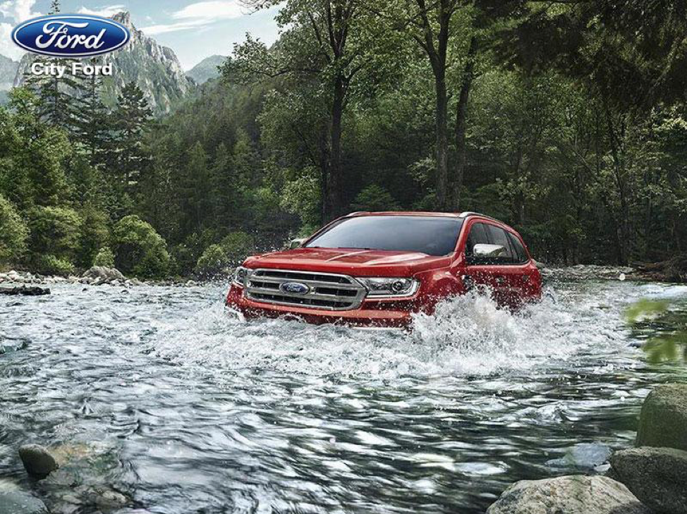 Ford Everest có khoang động cơ được thiết kế tối ưu giúp lội nước tốt hơn
