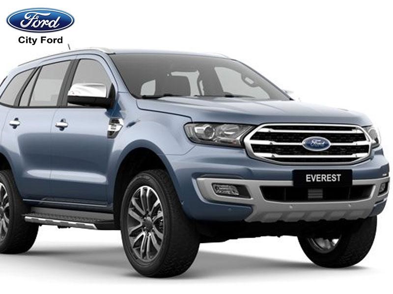 Ford Everest 2018 màu xanh thiên thanh