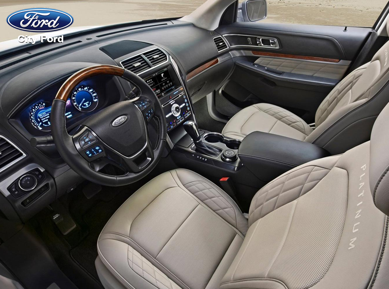 Nội thất bên trong của xe Ford Explorer Platinum 2018